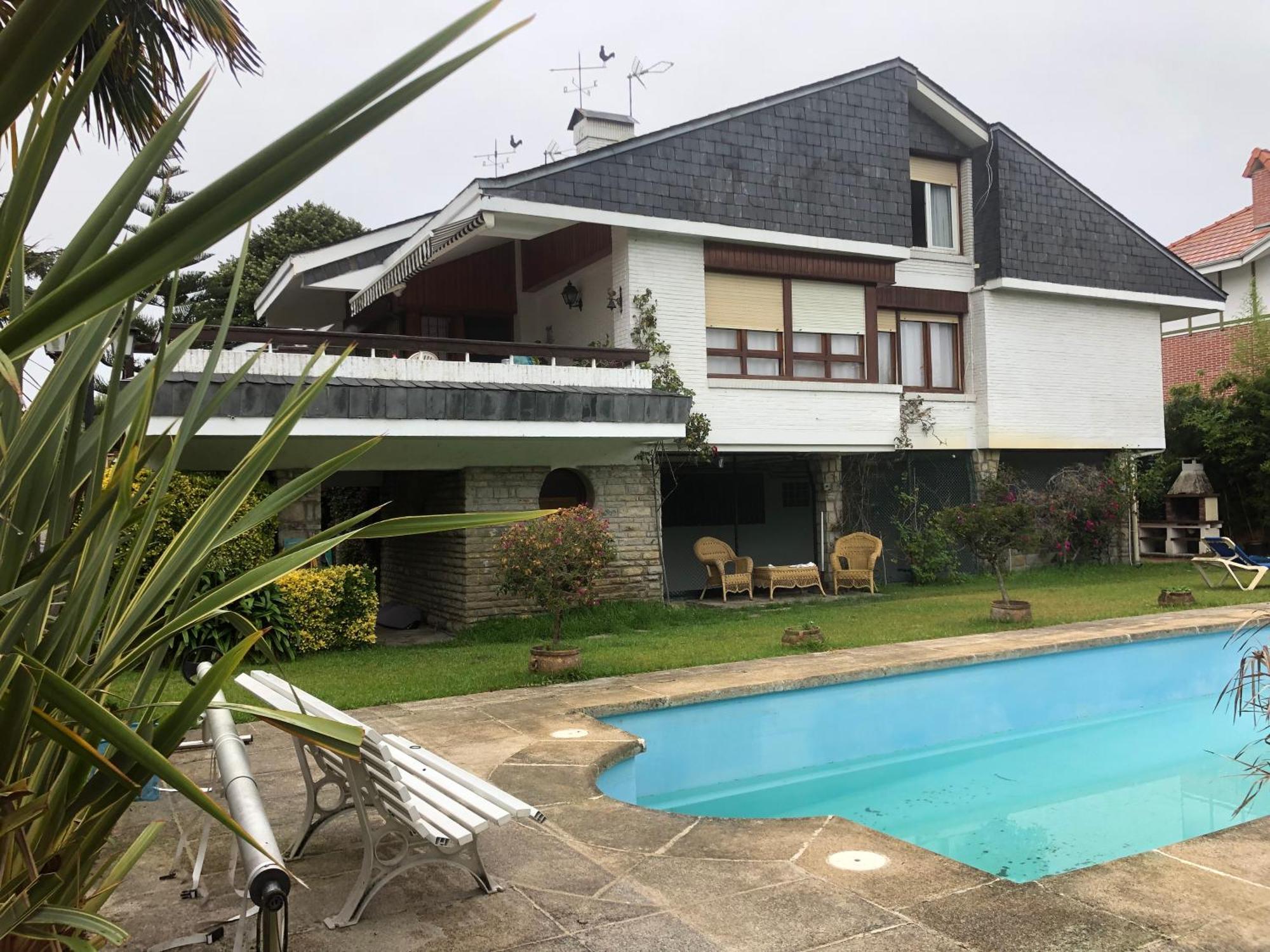 Chalet Al Lado De La Playa Con Piscina Privada, Jardin Y Barbacoa, Fronton, 6 Habitaciones Ларедо Екстериор снимка
